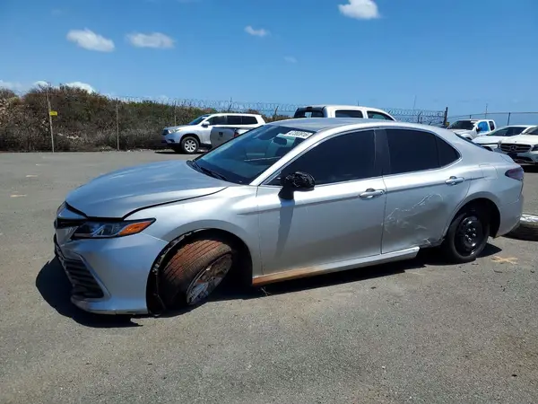 4T1C11AK7NU027725 2022 TOYOTA CAMRY - Image 1
