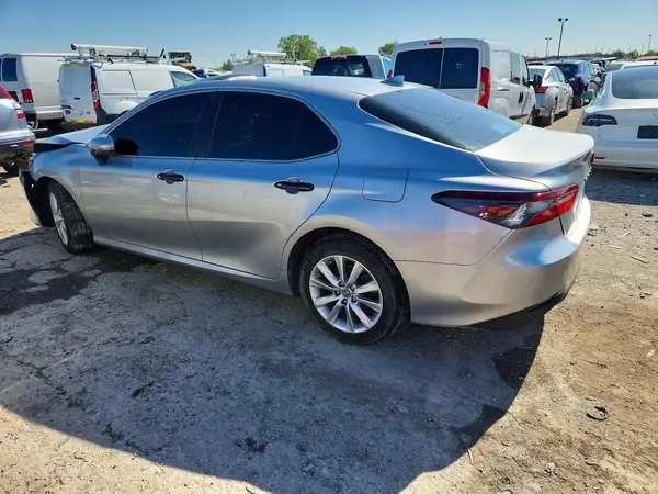 4T1C11AK7NU034660 2022 TOYOTA CAMRY - Image 2
