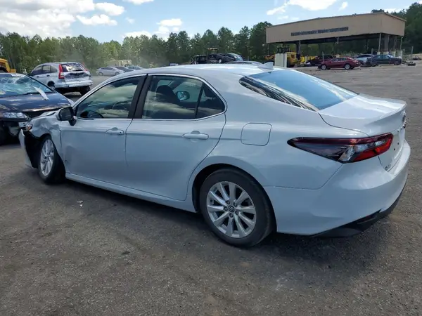 4T1C11AK7NU040426 2022 TOYOTA CAMRY - Image 2