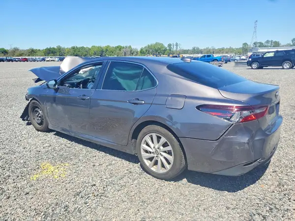 4T1C11AK7NU047120 2022 TOYOTA CAMRY - Image 2