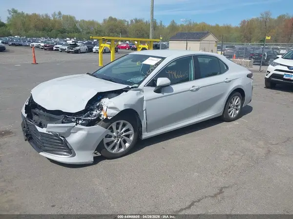 4T1C11AK7NU051362 2022 TOYOTA CAMRY - Image 2