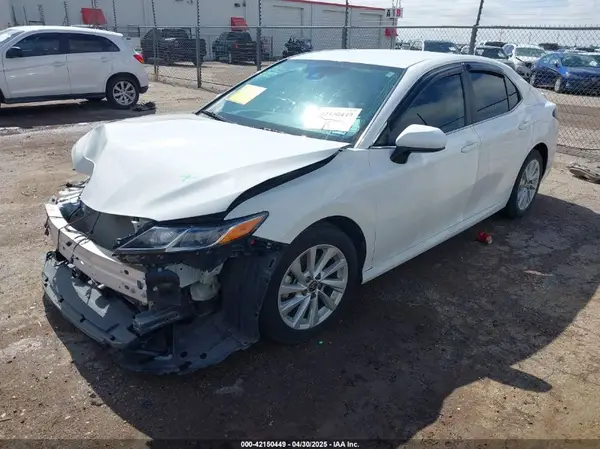 4T1C11AK7NU055797 2022 TOYOTA CAMRY - Image 2