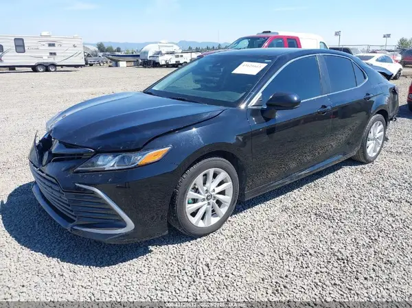 4T1C11AK7NU065892 2022 TOYOTA CAMRY - Image 2