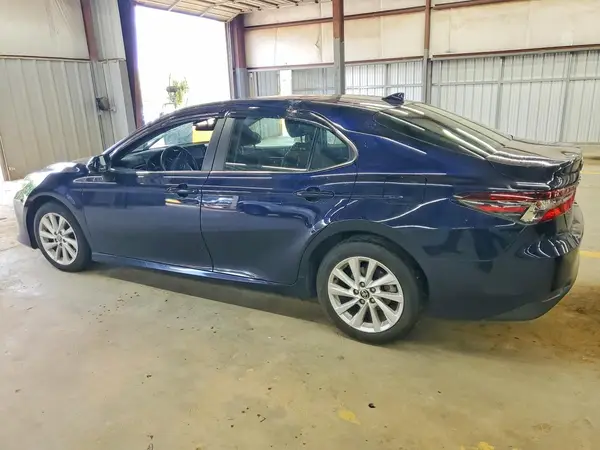 4T1C11AK7NU072258 2022 TOYOTA CAMRY - Image 2