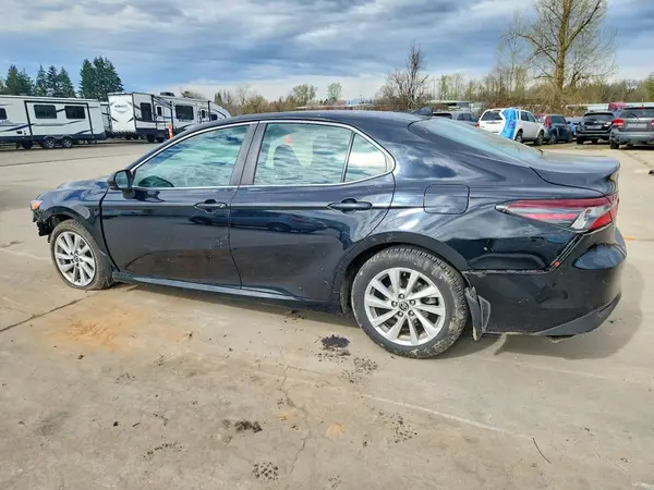 4T1C11AK7NU617410 2022 TOYOTA CAMRY - Image 2