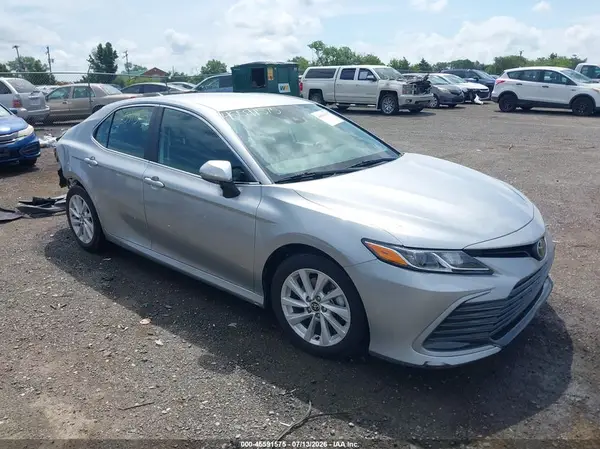 4T1C11AK7NU621859 2022 TOYOTA CAMRY - Image 1
