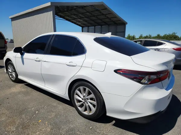 4T1C11AK7NU624339 2022 TOYOTA CAMRY - Image 2