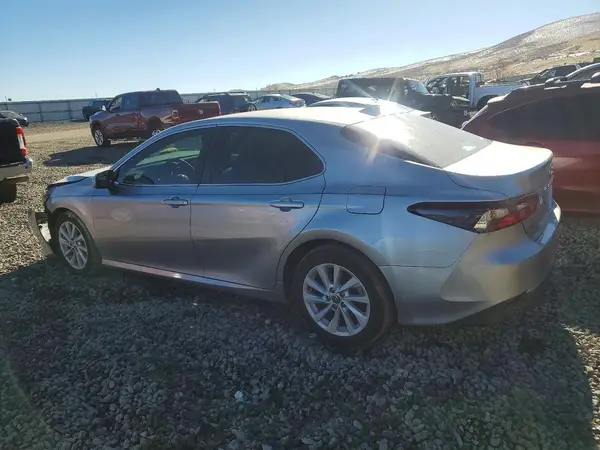4T1C11AK7NU624535 2022 TOYOTA CAMRY - Image 2