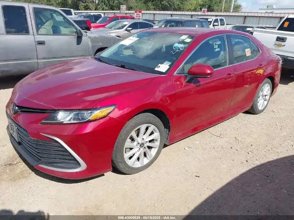 4T1C11AK7NU626527 2022 TOYOTA CAMRY - Image 2