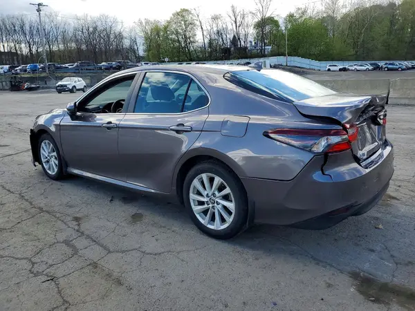 4T1C11AK7NU629475 2022 TOYOTA CAMRY - Image 2