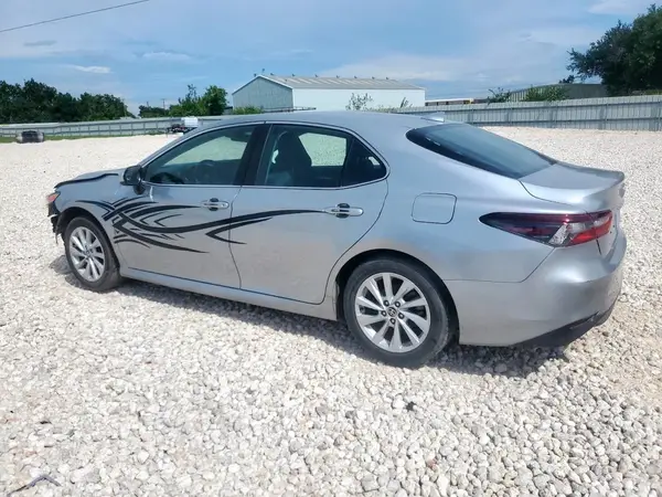 4T1C11AK7NU631842 2022 TOYOTA CAMRY - Image 2
