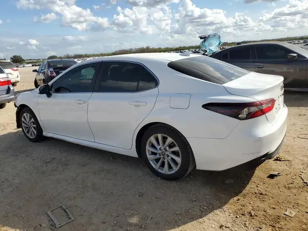 4T1C11AK7NU641190 2022 TOYOTA CAMRY - Image 2