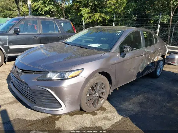 4T1C11AK7NU644087 2022 TOYOTA CAMRY - Image 2