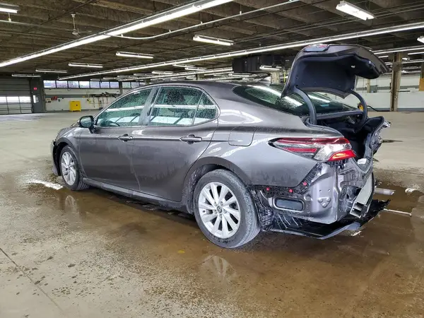 4T1C11AK7NU647796 2022 TOYOTA CAMRY - Image 2