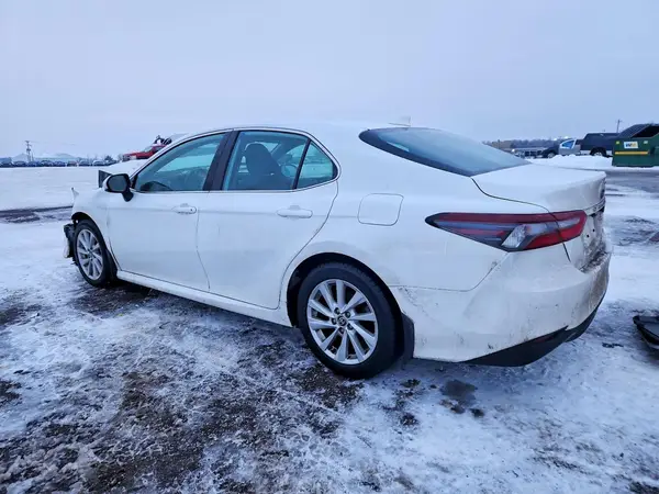 4T1C11AK7NU650293 2022 TOYOTA CAMRY - Image 2