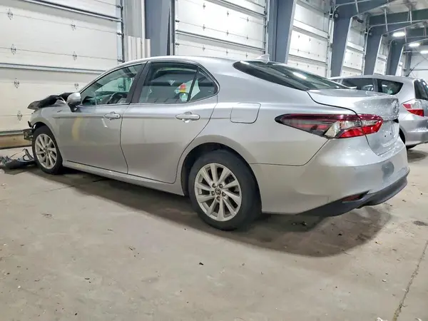 4T1C11AK7NU651833 2022 TOYOTA CAMRY - Image 2