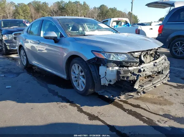 4T1C11AK7NU652948 2022 TOYOTA CAMRY - Image 1