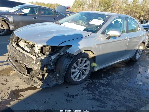 4T1C11AK7NU652948 2022 TOYOTA CAMRY - Image 2