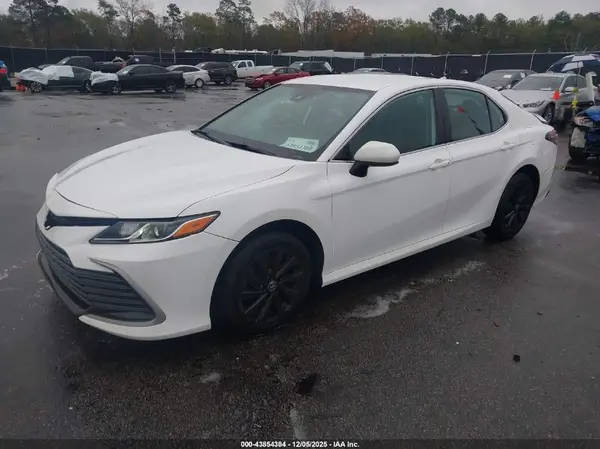 4T1C11AK7NU662251 2022 TOYOTA CAMRY - Image 2