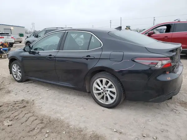 4T1C11AK7NU663819 2022 TOYOTA CAMRY - Image 2