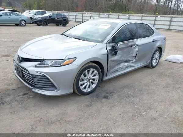 4T1C11AK7NU664517 2022 TOYOTA CAMRY - Image 2