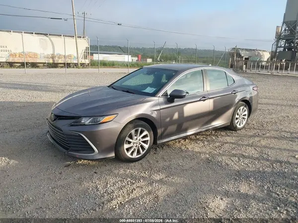 4T1C11AK7NU664601 2022 TOYOTA CAMRY - Image 2
