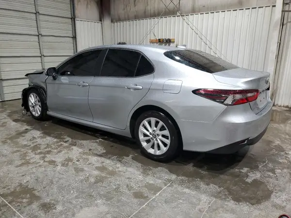 4T1C11AK7NU664646 2022 TOYOTA CAMRY - Image 2
