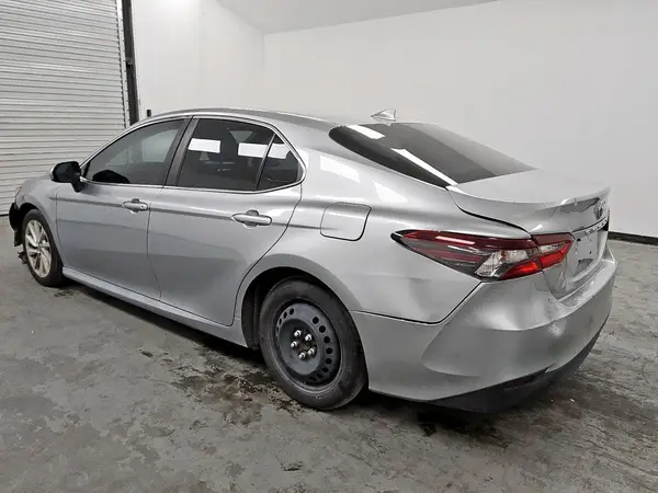 4T1C11AK7NU665263 2022 TOYOTA CAMRY - Image 2