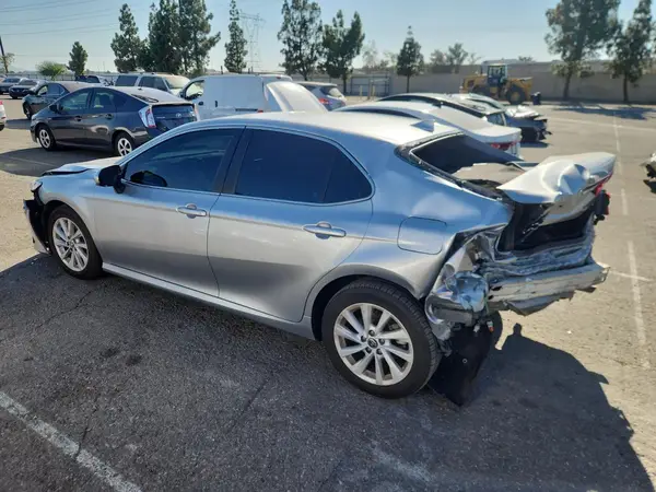 4T1C11AK7NU666736 2022 TOYOTA CAMRY - Image 2