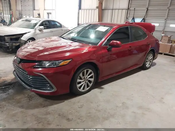 4T1C11AK7NU666882 2022 TOYOTA CAMRY - Image 2