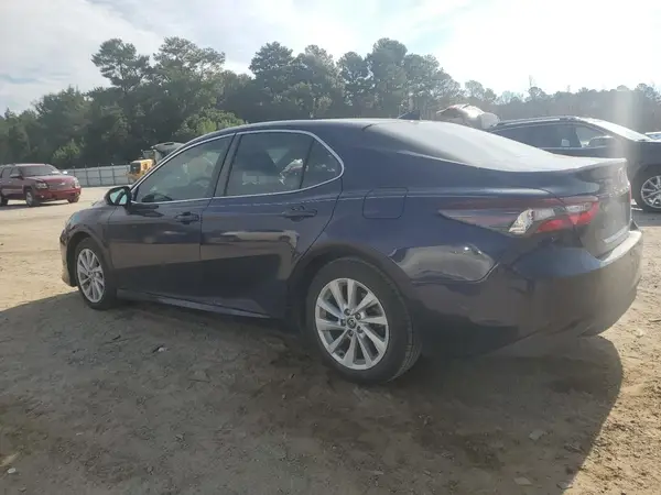 4T1C11AK7NU672262 2022 TOYOTA CAMRY - Image 2