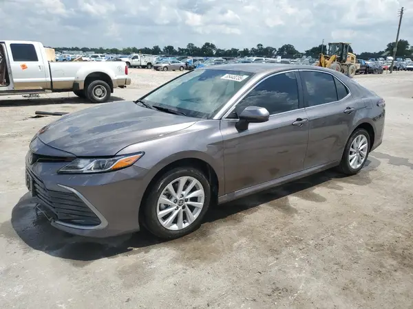 4T1C11AK7NU672519 2022 TOYOTA CAMRY - Image 1