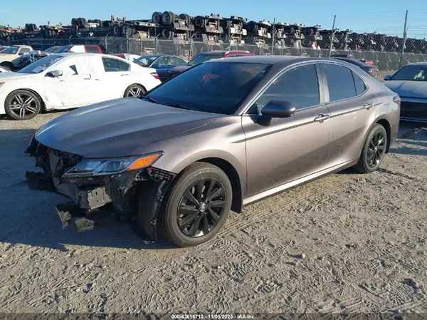 4T1C11AK7NU676070 2022 TOYOTA CAMRY - Image 2