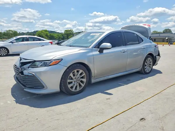4T1C11AK7NU688476 2022 TOYOTA CAMRY - Image 1
