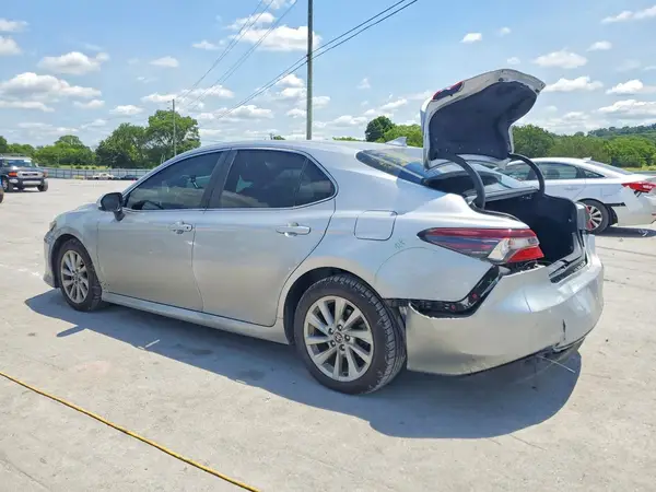 4T1C11AK7NU688476 2022 TOYOTA CAMRY - Image 2