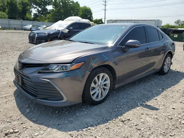 4T1C11AK7NU689014 2022 TOYOTA CAMRY - Image 1