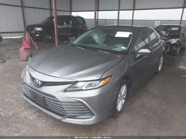 4T1C11AK7NU690101 2022 TOYOTA CAMRY - Image 2