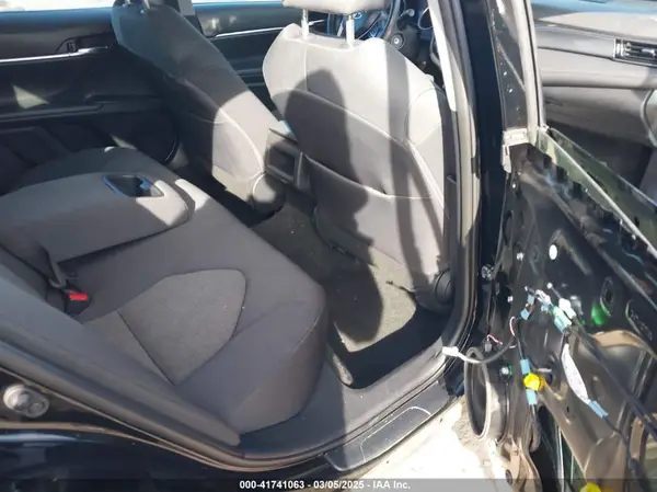 4T1C11AK7NU695976 2022 TOYOTA CAMRY - Image 8