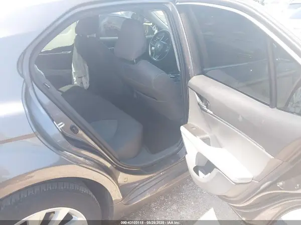 4T1C11AK7NU709049 2022 TOYOTA CAMRY - Image 8