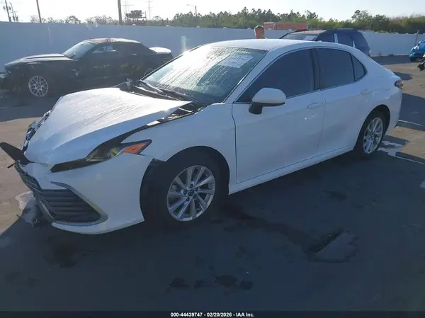 4T1C11AK7NU711447 2022 TOYOTA CAMRY - Image 2