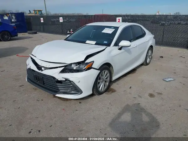 4T1C11AK7NU712291 2022 TOYOTA CAMRY - Image 2