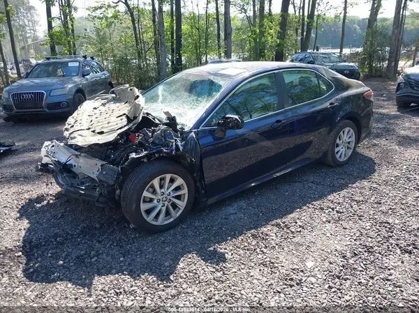 4T1C11AK7NU713862 2022 TOYOTA CAMRY - Image 2