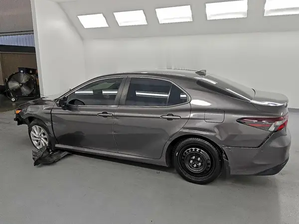 4T1C11AK7NU715532 2022 TOYOTA CAMRY - Image 2