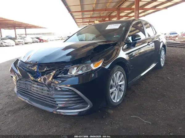 4T1C11AK7NU716907 2022 TOYOTA CAMRY - Image 2
