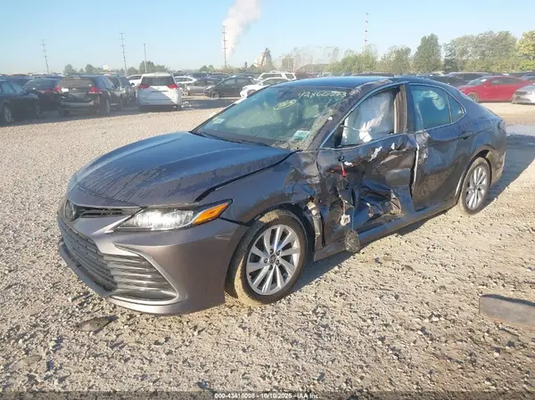 4T1C11AK7PU111157 2023 TOYOTA CAMRY - Image 2