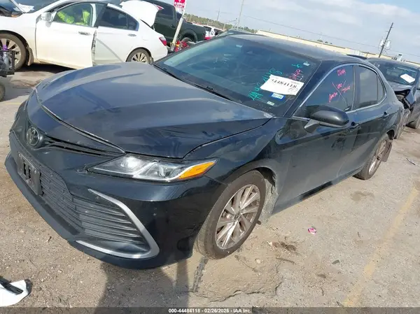 4T1C11AK7PU130257 2023 TOYOTA CAMRY - Image 2