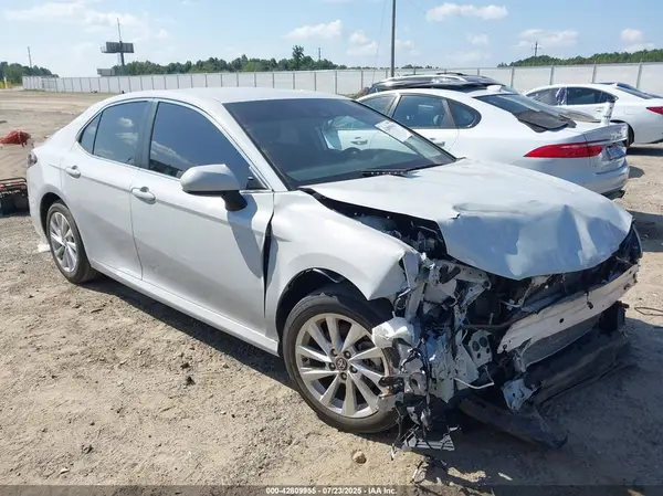 4T1C11AK7PU135359 2023 TOYOTA CAMRY - Image 1