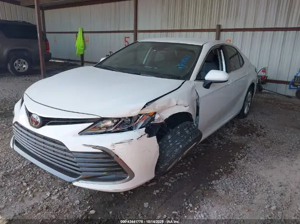 4T1C11AK7RU201170 2024 TOYOTA CAMRY - Image 2