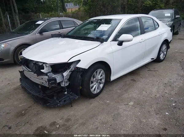 4T1C11AK7RU201895 2024 TOYOTA CAMRY - Image 2