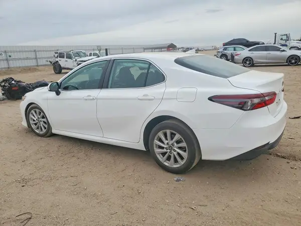 4T1C11AK7RU208149 2024 TOYOTA CAMRY - Image 2